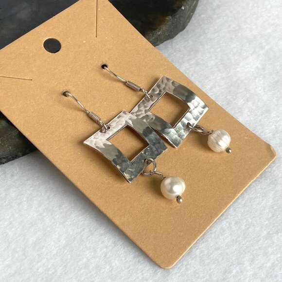 Sterling Silver 925 Square Hammered Baroque Pearl Dangle Drop Earrings - Picture 3 of 16